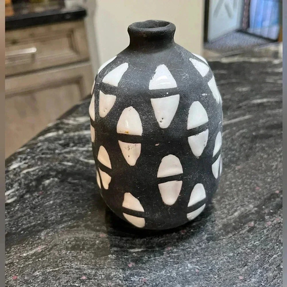 Pottery Vase Handcrafted Rustic Look Clay Gray/Black and White - Picture 1 of 6